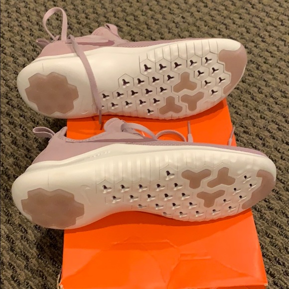 *SOLD* BRAND NEW (IN BOX) NIKE TR8 SNEAKERS - Picture 2 of 4